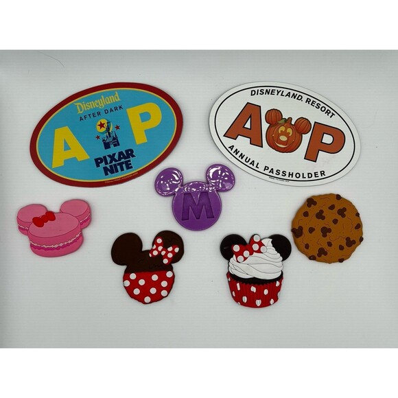Lot of 7 Walt Disney World/ Disney Fridge Magnets - Picture 1 of 1